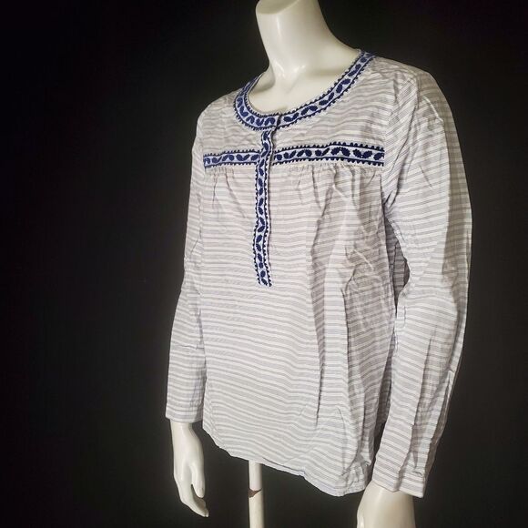 Vineyard Vines Blue & White Striped Embroidered Top (M) - Picture 1 of 5
